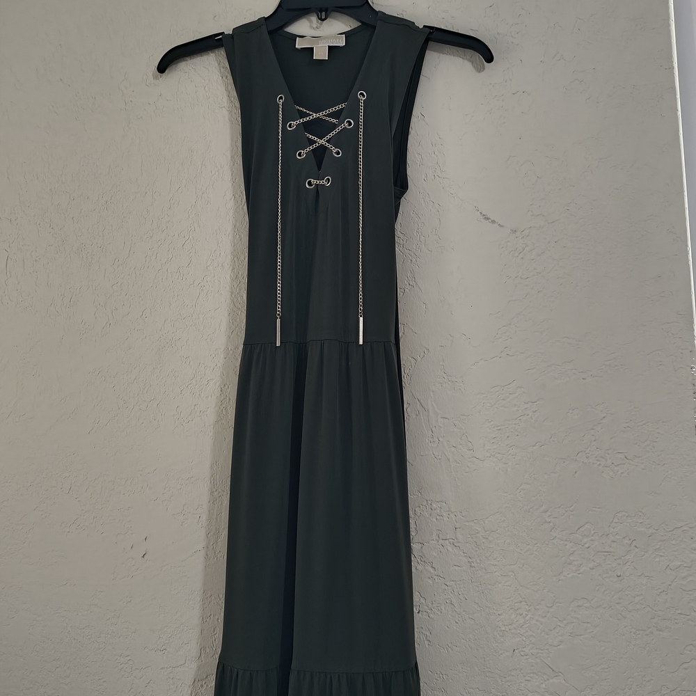Elegant Green Sleeveless Dress
